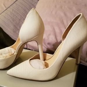 Jessica Simpson Claudette Snakeskin Heels Size 9.5